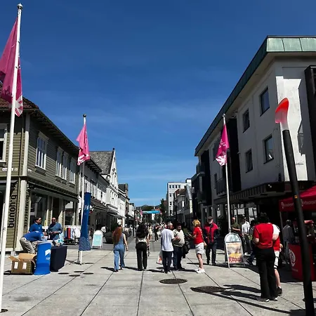 Sentral, Romslig Og Lys Med Parkering * Sandnes (Rogaland)