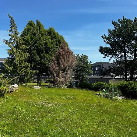 Apartmán Sentral, Romslig Og Lys Med Parkering *