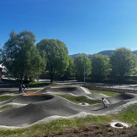 Apartmán Sentral, Romslig Og Lys Med Parkering